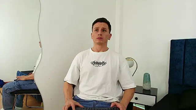 Andrewfalcon online show from 03-20-25, 06:53