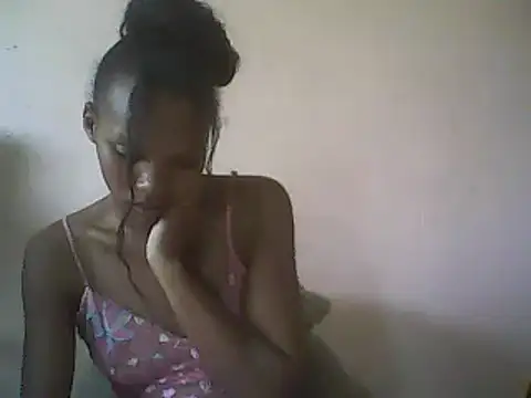 Snapshot of Antsoalie chatting on 01-08-25, 06:31 Antsoalie online show from 01-08-25, 06:31