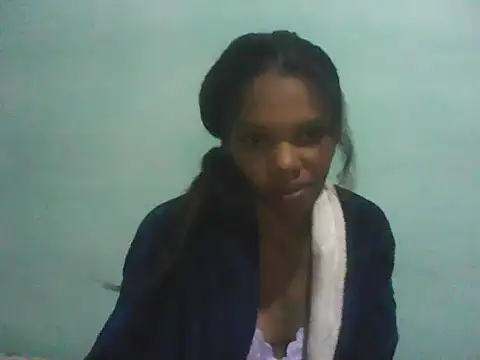 Snapshot of Antsoalie chatting on 10-08-25, 06:33 Antsoalie online show from 10-08-25, 06:33