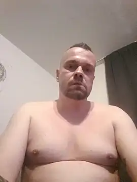 Snapshot of mikaaaaase chatting on 02-21-26, 12:33 mikaaaaase online show from 02-21-26, 12:33