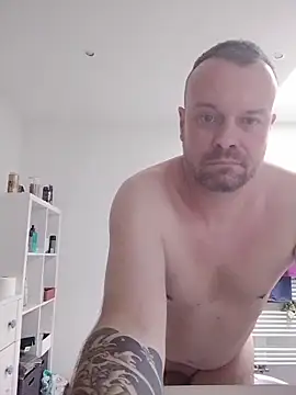 Snapshot of mikaaaaase chatting on 02-28-26, 08:04 mikaaaaase online show from 02-28-26, 08:04