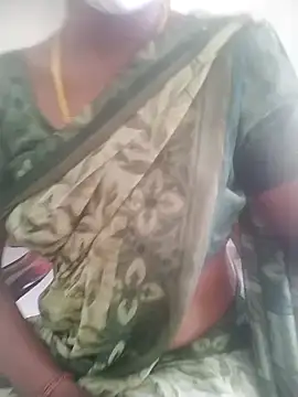 Snapshot of Preethytamilsexy chatting on 03-01-25, 06:46 Preethytamilsexy online show from 03-01-25, 06:46