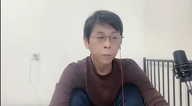 Snapshot of TGH521 chatting on 12-29-24, 02:31 TGH521 online show from 12-29-24, 02:31