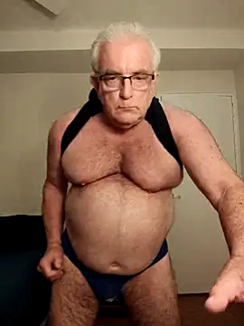 Shoreguy69 online show from 12-18-25, 07:58