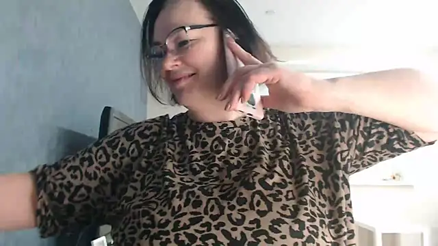 Nora Star online show from 11-07-25, 05:35