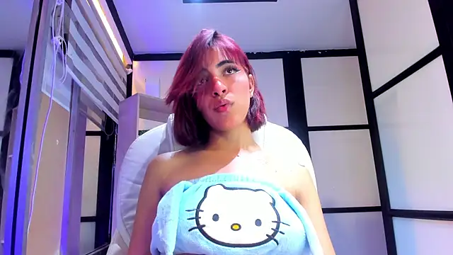 Snapshot of AlliceRosero chatting on 12-05-24, 08:33 AlliceRosero online show from 12-05-24, 08:33