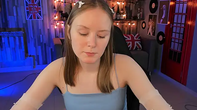 Snapshot of VivienLeeigh chatting on 12-12-24, 08:21 VivienLeeigh online show from 12-12-24, 08:21