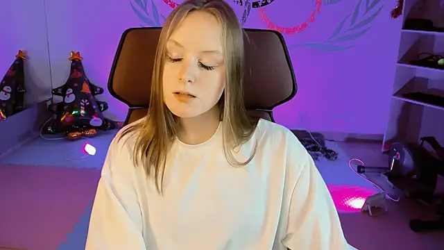 Snapshot of VivienLeeigh chatting on 12-26-24, 08:32 VivienLeeigh online show from 12-26-24, 08:32