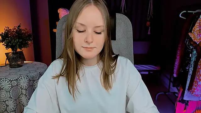 Snapshot of VivienLeeigh chatting on 01-10-25, 01:09 VivienLeeigh online show from 01-10-25, 01:09