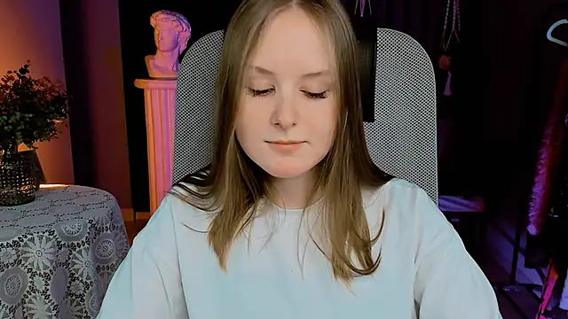 Snapshot of VivienLeeigh chatting on 01-10-25, 07:21 VivienLeeigh online show from 01-10-25, 07:21