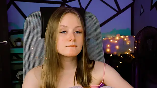 Snapshot of VivienLeeigh chatting on 01-19-25, 06:32 VivienLeeigh online show from 01-19-25, 06:32