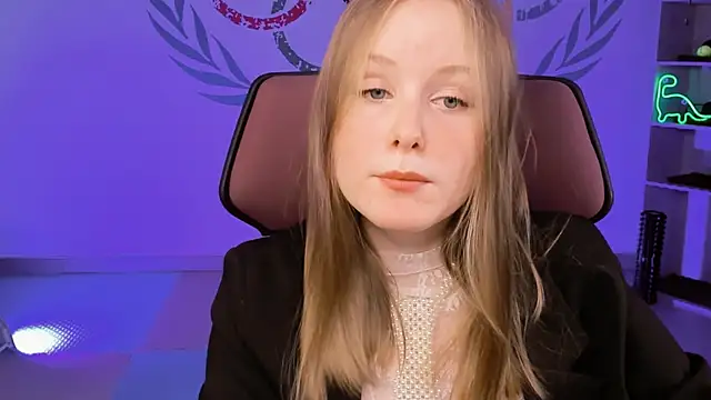 Snapshot of VivienLeeigh chatting on 02-07-25, 02:04 VivienLeeigh online show from 02-07-25, 02:04