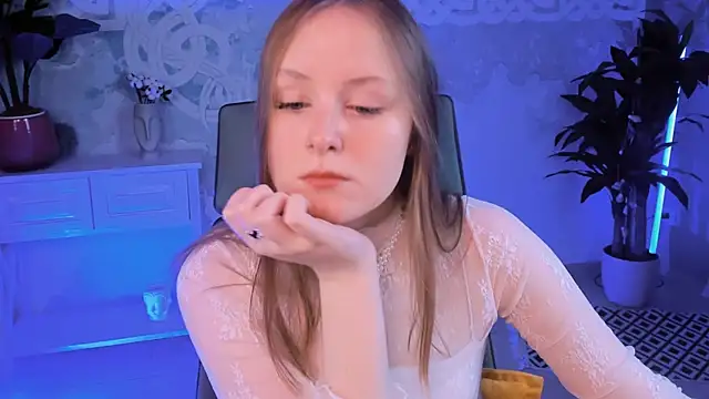 Snapshot of VivienLeeigh chatting on 02-08-25, 09:03 VivienLeeigh online show from 02-08-25, 09:03