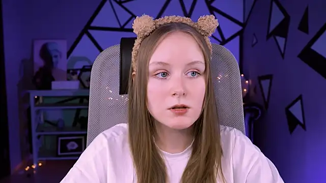 Snapshot of VivienLeeigh chatting on 02-13-25, 07:21 VivienLeeigh online show from 02-13-25, 07:21