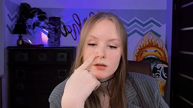 Snapshot of VivienLeeigh chatting on 02-23-25, 12:16 VivienLeeigh online show from 02-23-25, 12:16