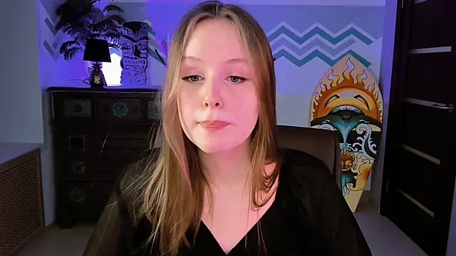 Snapshot of VivienLeeigh chatting on 03-22-25, 09:24 VivienLeeigh online show from 03-22-25, 09:24