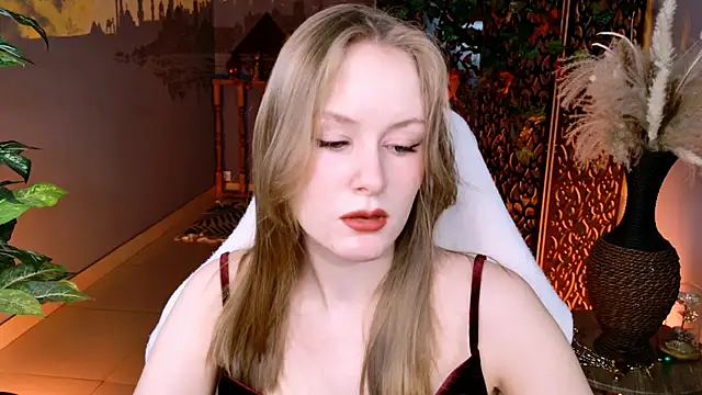 VivienLeeigh online show from 03-08-26, 05:22