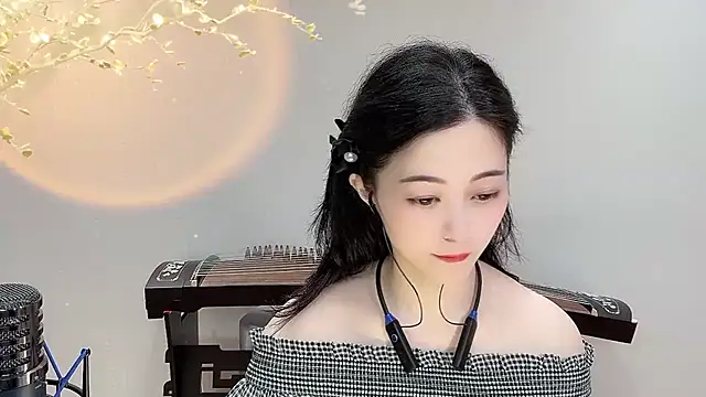 Tian-xin-999 online show from 09-14-25, 03:44