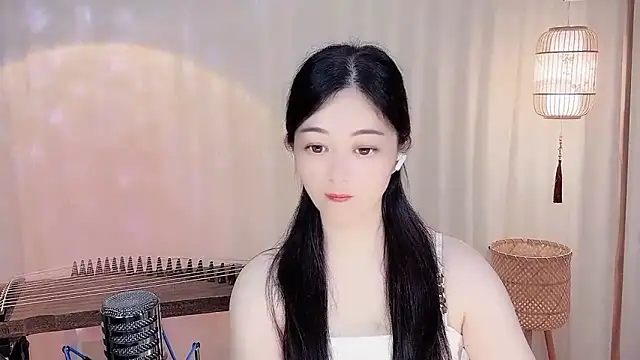 Tian-xin-999 online show from 05-18-26, 04:13