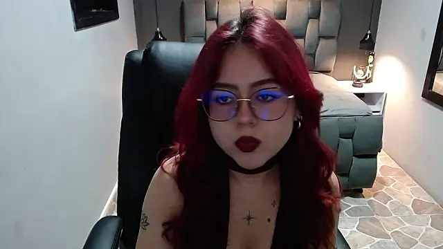 Snapshot of crimson_tati_ chatting on 12-03-24, 03:09 crimson tati  online show from 12-03-24, 03:09