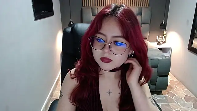 Snapshot of crimson_tati_ chatting on 12-03-24, 06:15 crimson tati  online show from 12-03-24, 06:15