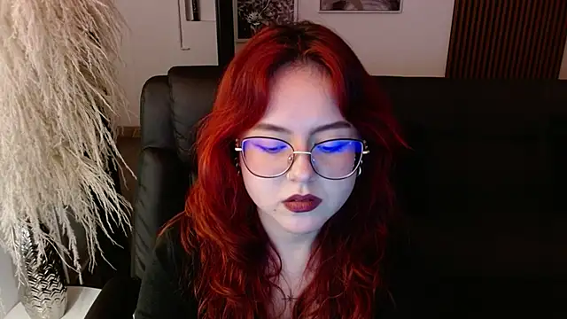Snapshot of crimson_tati_ chatting on 12-06-24, 07:32 crimson tati  online show from 12-06-24, 07:32