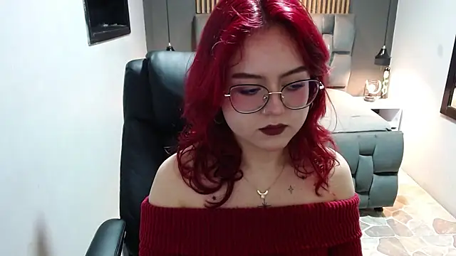 Snapshot of crimson_tati_ chatting on 12-30-24, 09:19 crimson tati  online show from 12-30-24, 09:19