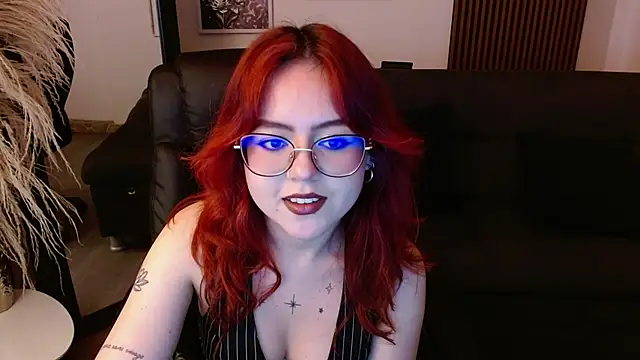 Snapshot of crimson_tati_ chatting on 02-06-25, 07:24 crimson tati  online show from 02-06-25, 07:24