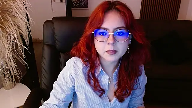 Snapshot of crimson_tati_ chatting on 02-12-25, 04:33 crimson tati  online show from 02-12-25, 04:33