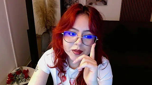 Snapshot of crimson_tati_ chatting on 02-22-25, 08:29 crimson tati  online show from 02-22-25, 08:29
