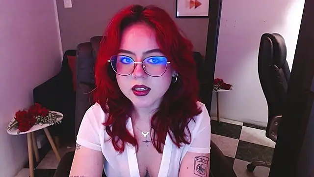 Snapshot of crimson_tati_ chatting on 02-26-25, 11:04 crimson tati  online show from 02-26-25, 11:04