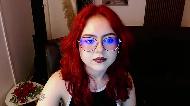 Snapshot of crimson_tati_ chatting on 03-08-25, 08:11 crimson tati  online show from 03-08-25, 08:11