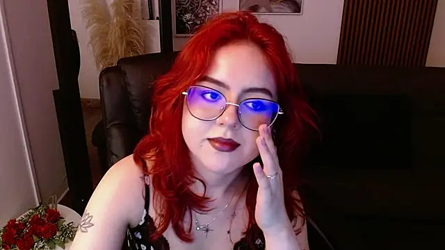 Snapshot of crimson_tati_ chatting on 03-12-25, 07:35 crimson tati  online show from 03-12-25, 07:35