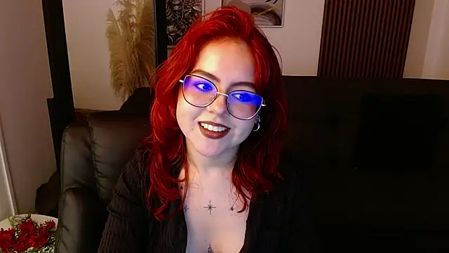 Snapshot of crimson_tati_ chatting on 03-13-25, 10:15 crimson tati  online show from 03-13-25, 10:15