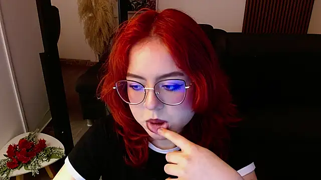 Snapshot of crimson_tati_ chatting on 03-18-25, 04:04 crimson tati  online show from 03-18-25, 04:04