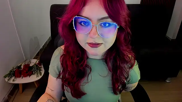 Snapshot of crimson_tati_ chatting on 09-13-25, 06:35 crimson tati  online show from 09-13-25, 06:35
