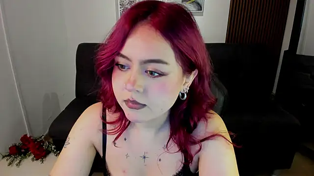 Snapshot of crimson_tati_ chatting on 09-18-25, 03:41 crimson tati  online show from 09-18-25, 03:41