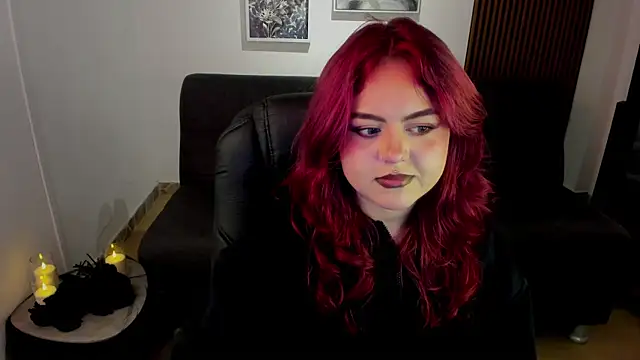 Snapshot of crimson_tati_ chatting on 09-26-25, 05:44 crimson tati  online show from 09-26-25, 05:44