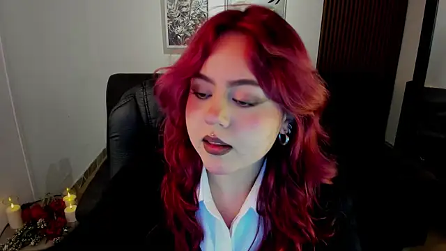 Snapshot of crimson_tati_ chatting on 09-30-25, 03:33 crimson tati  online show from 09-30-25, 03:33