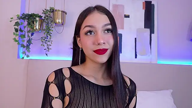 Snapshot of MiaOconner chatting on 12-20-24, 01:22 MiaOconner online show from 12-20-24, 01:22