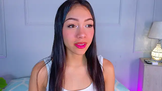 Snapshot of MiaOconner chatting on 09-24-25, 08:34 MiaOconner online show from 09-24-25, 08:34