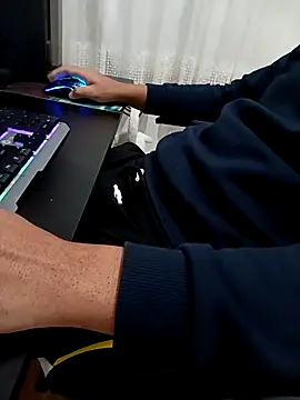 Snapshot of SertSikici022 chatting on 12-01-24, 04:40 SertSikici022 online show from 12-01-24, 04:40