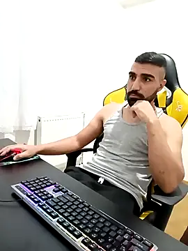 Snapshot of SertSikici022 chatting on 12-02-24, 09:39 SertSikici022 online show from 12-02-24, 09:39