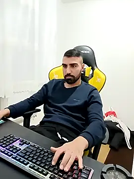 Snapshot of SertSikici022 chatting on 12-03-24, 05:23 SertSikici022 online show from 12-03-24, 05:23