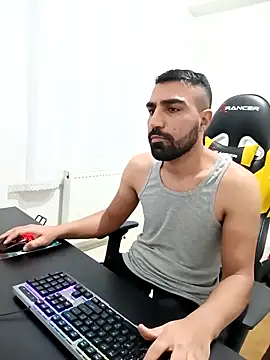 Snapshot of SertSikici022 chatting on 12-03-24, 11:35 SertSikici022 online show from 12-03-24, 11:35