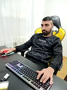 Snapshot of SertSikici022 chatting on 12-04-24, 05:22 SertSikici022 online show from 12-04-24, 05:22