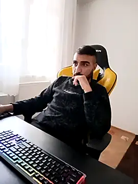 Snapshot of SertSikici022 chatting on 12-05-24, 11:49 SertSikici022 online show from 12-05-24, 11:49