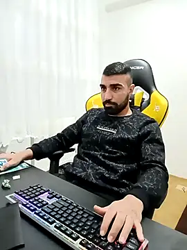 Snapshot of SertSikici022 chatting on 12-06-24, 02:38 SertSikici022 online show from 12-06-24, 02:38