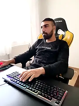 Snapshot of SertSikici022 chatting on 12-08-24, 11:46 SertSikici022 online show from 12-08-24, 11:46