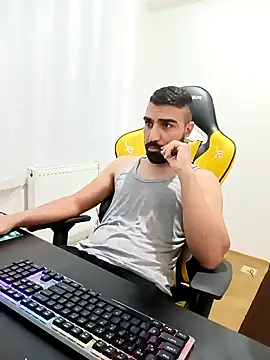 Snapshot of SertSikici022 chatting on 12-08-24, 07:11 SertSikici022 online show from 12-08-24, 07:11